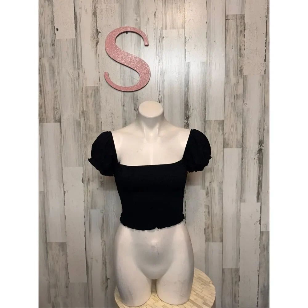 Forever 21 Black Puff Sleeve Smocked Crop Top – Size S